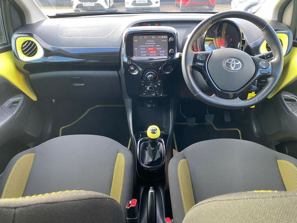 Toyota Aygo Hatchback 1.0 Vvt-i X-cite 3 Yellow Bi-tone 2017 VO17WRT Yellow #2