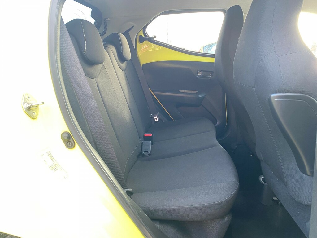 Toyota Aygo Hatchback 1.0 Vvt-i X-cite 3 Yellow Bi-tone 2017 VO17WRT Yellow #4