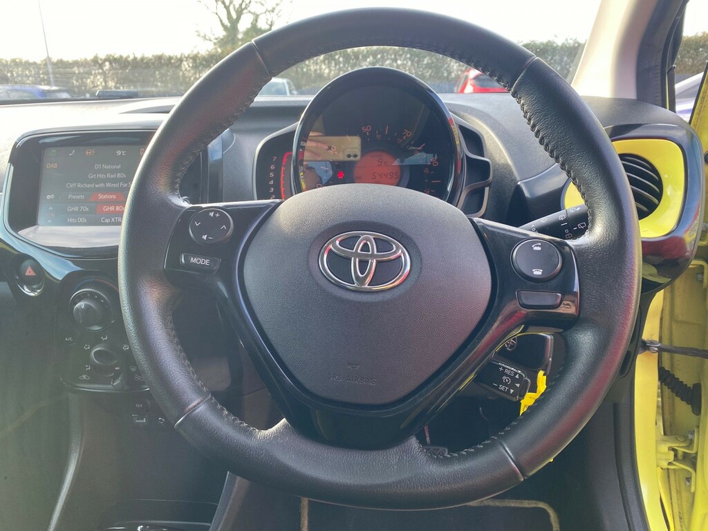 Toyota Aygo Hatchback 1.0 Vvt-i X-cite 3 Yellow Bi-tone 2017 VO17WRT Yellow #5