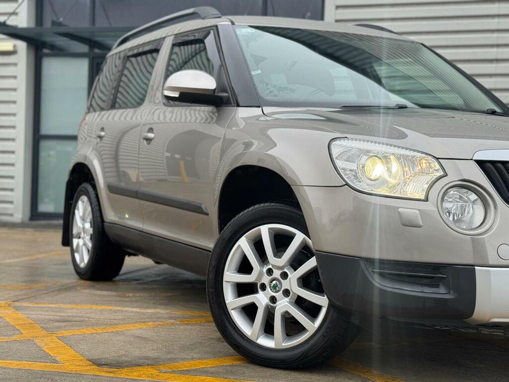 Skoda Yeti Suv 1.8 Tsi Elegance 4Wd Euro 5 201111 Beige #3