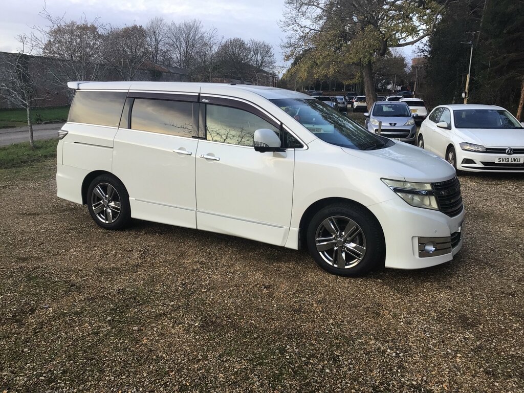 Nissan Elgrand Rider Autech White #2