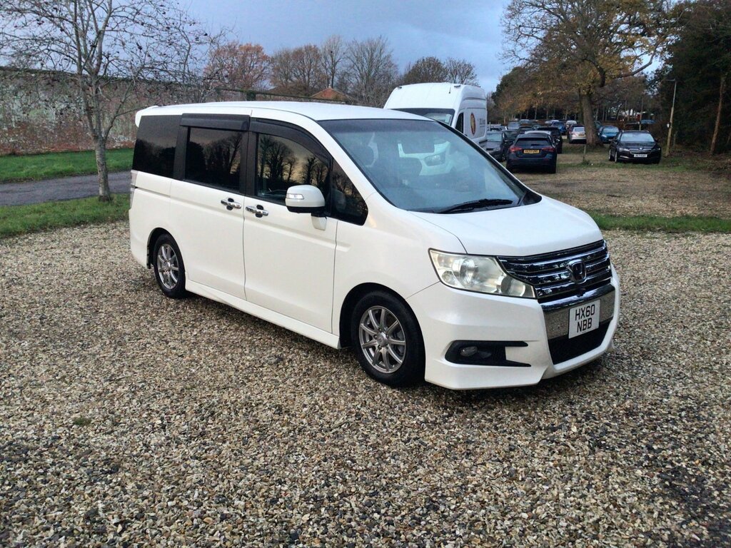 Honda StepWagon Spada White