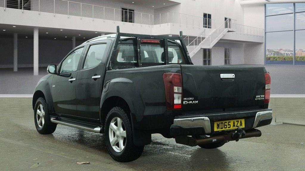 Isuzu D-Max 2.5L Utah Huntsman Black #5