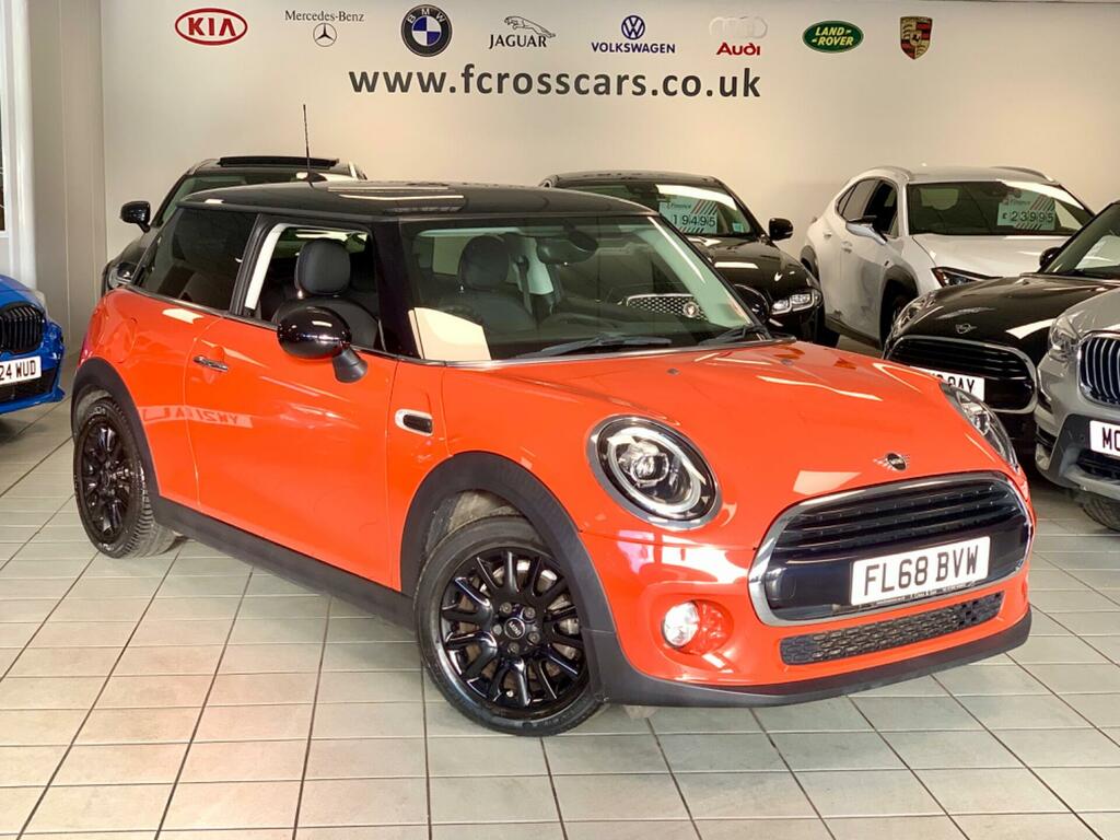 Mini Hatch Hatchback 1.5 Cooper 201868 Orange