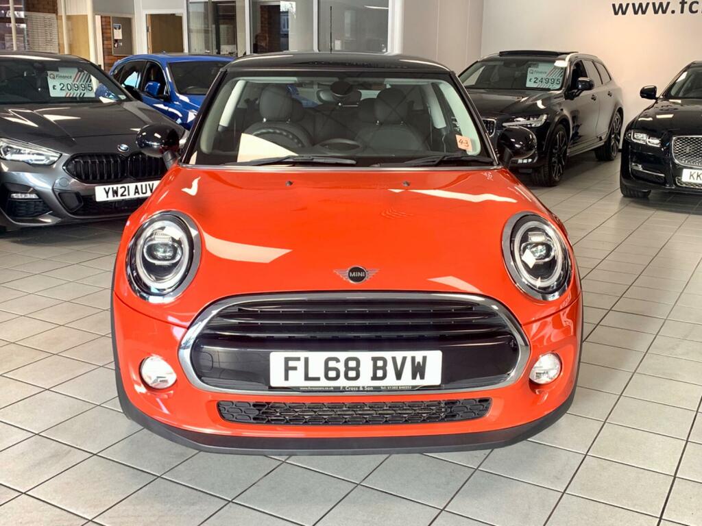 Mini Hatch Hatchback 1.5 Cooper 201868 FL68BVW Orange #3