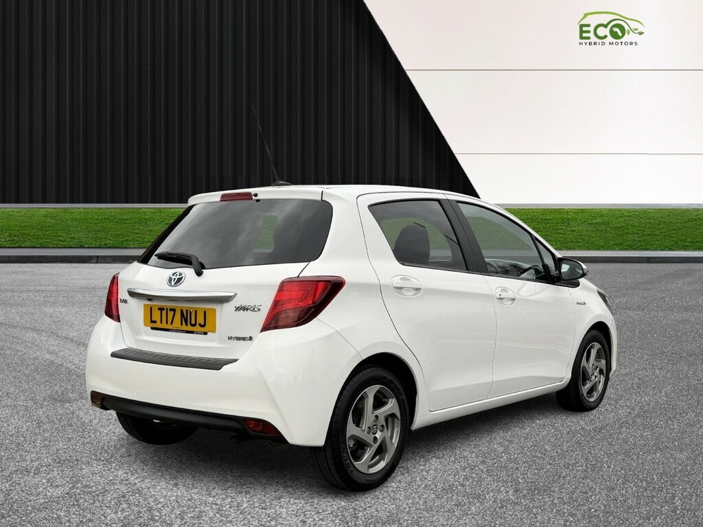 Toyota Yaris Hatchback 1.5 Vvt-h Icon 201717 LT17NUJ White #5