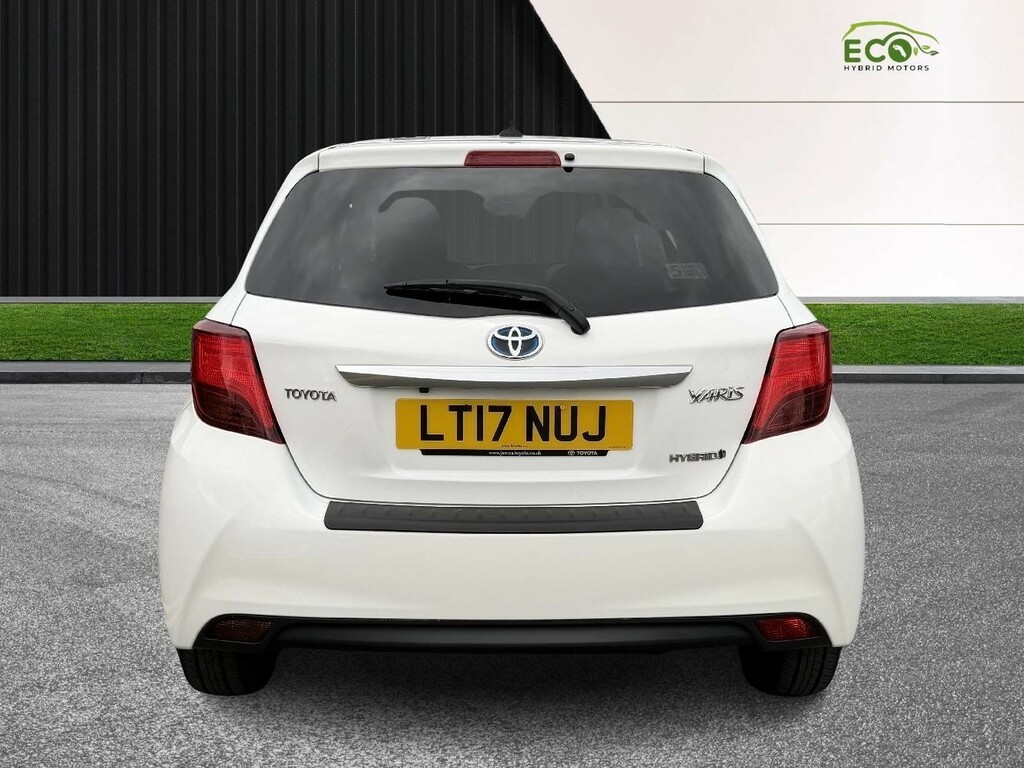 Toyota Yaris Hatchback 1.5 Vvt-h Icon 201717 LT17NUJ White #6