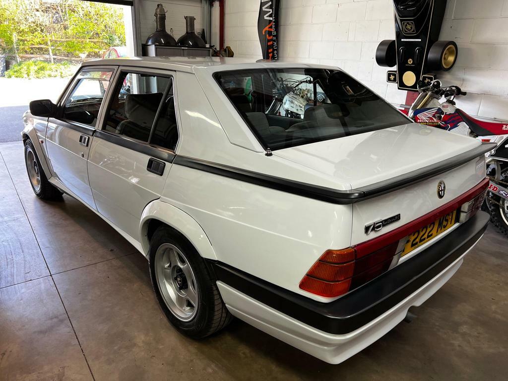 Alfa Romeo 75 2.0 T.spark Saloon F222MST White #6