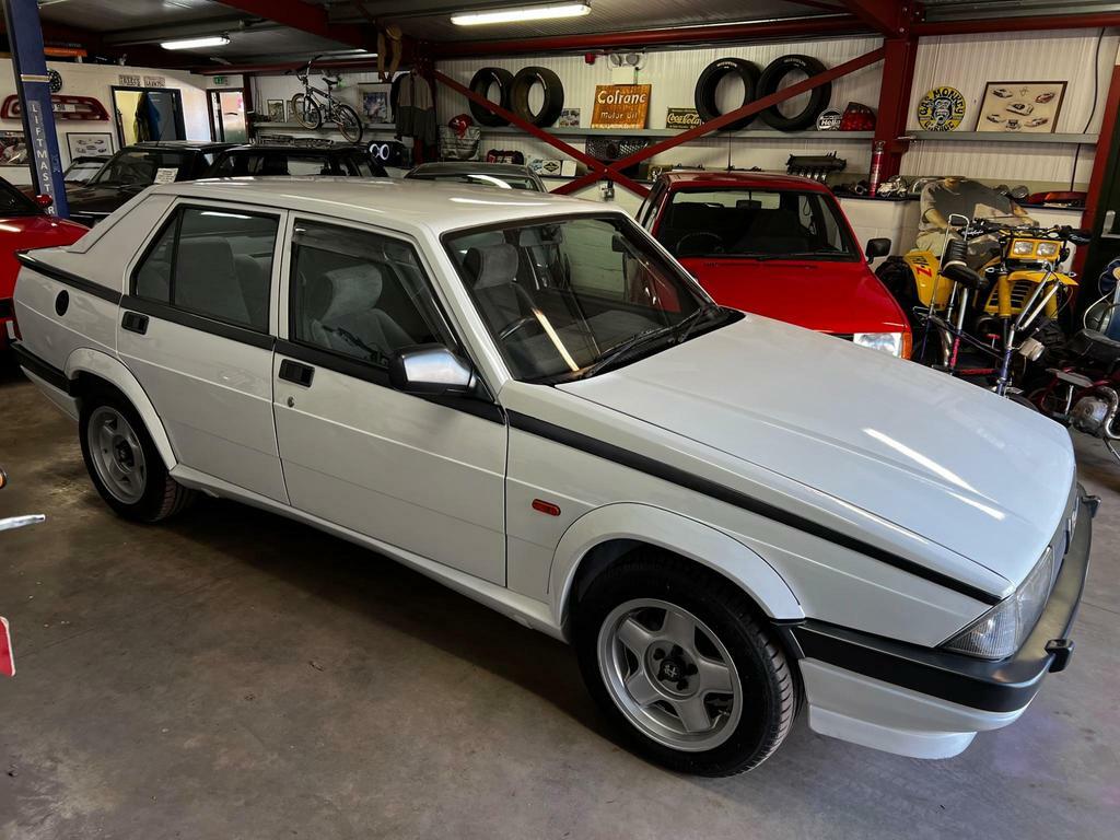 Alfa Romeo 75 2.0 T.spark Saloon F222MST White #2