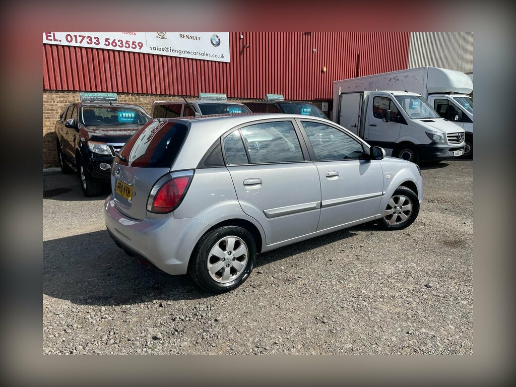 Kia RIO 1.4 2 Ipd FR11VYH Silver #2