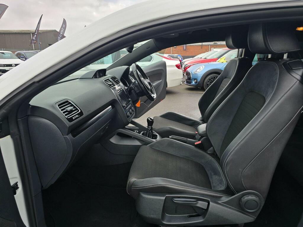 Volkswagen Scirocco Hatchback 2.0 Tdi Bluemotion Tech Gt Black Edition SH66UDS White #4