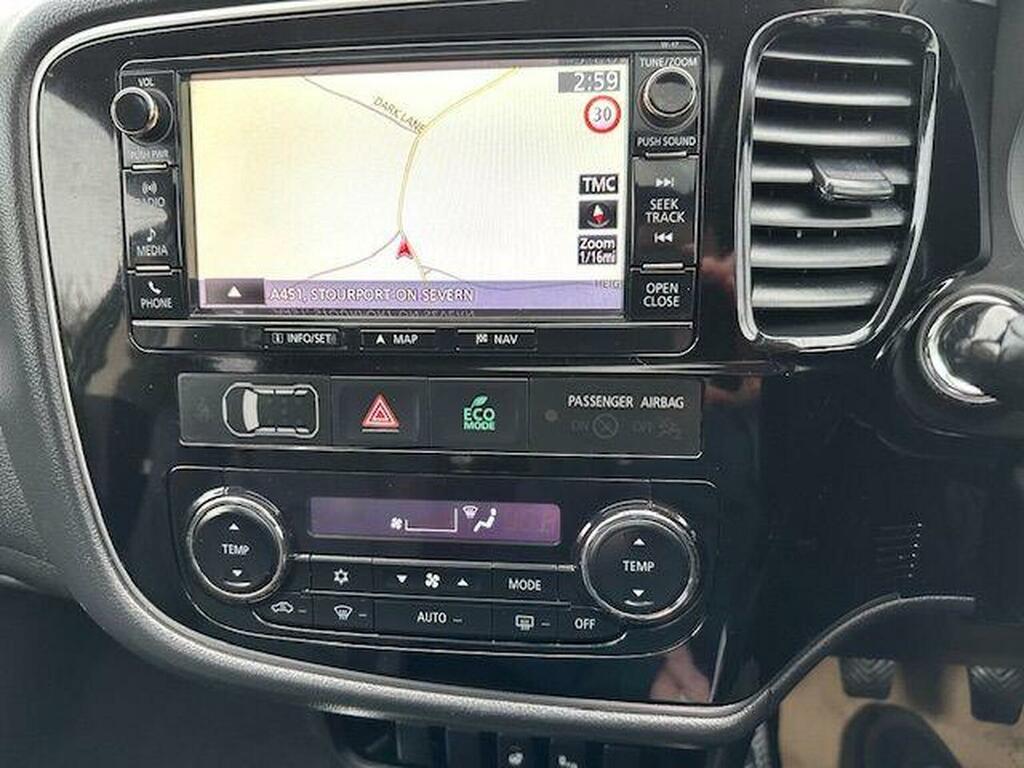 Mitsubishi Outlander Suv 2.2 Di-d 4 4Wd Euro 6 Ss 201818 CV18KWJ White #6