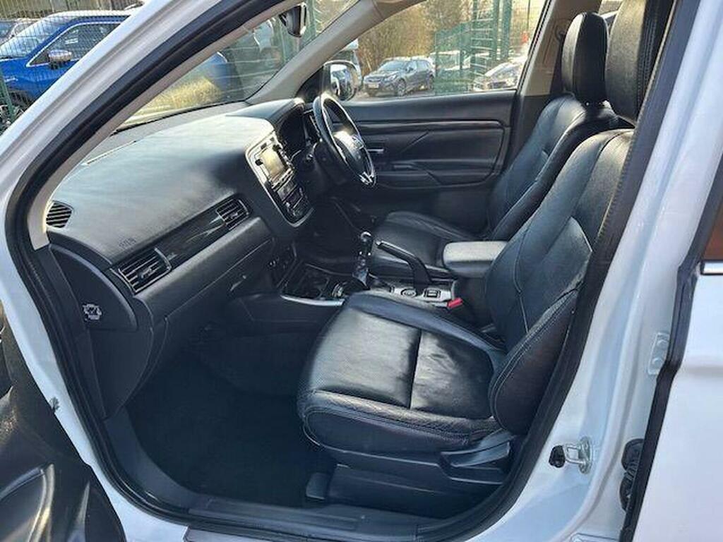 Mitsubishi Outlander Suv 2.2 Di-d 4 4Wd Euro 6 Ss 201818 CV18KWJ White #4