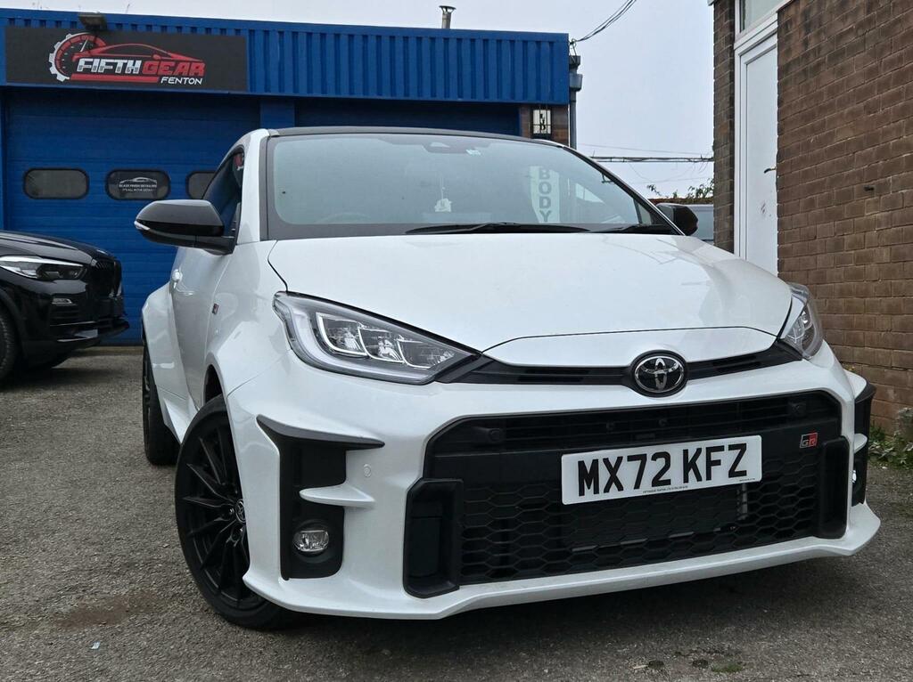 Toyota Yaris 1.5 Gr Spec 2Wd Rs Edition White