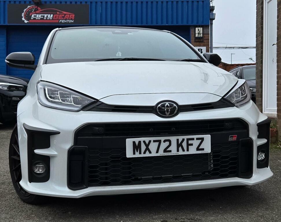 Toyota Yaris 1.5 Gr Spec 2Wd Rs Edition White #2