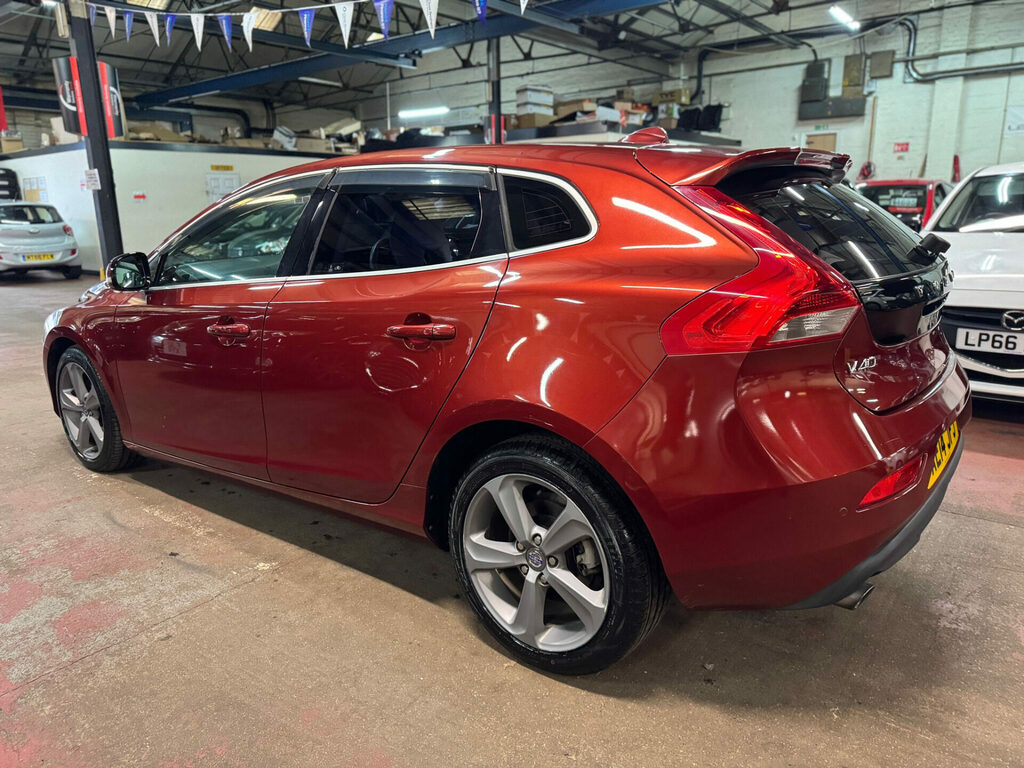 Volvo V40 Hatchback Red #4