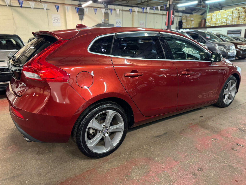 Volvo V40 Hatchback Red #6