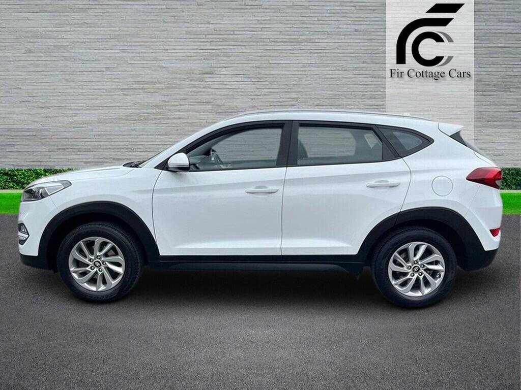 Hyundai Tucson Suv 2.0 Crdi Se Nav 4Wd Euro 6 201717 RV17EHB White #5