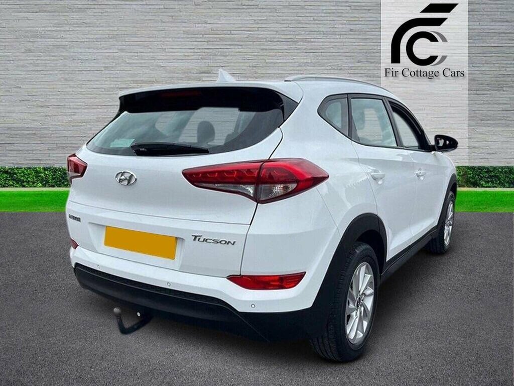 Hyundai Tucson Suv 2.0 Crdi Se Nav 4Wd Euro 6 201717 RV17EHB White #6