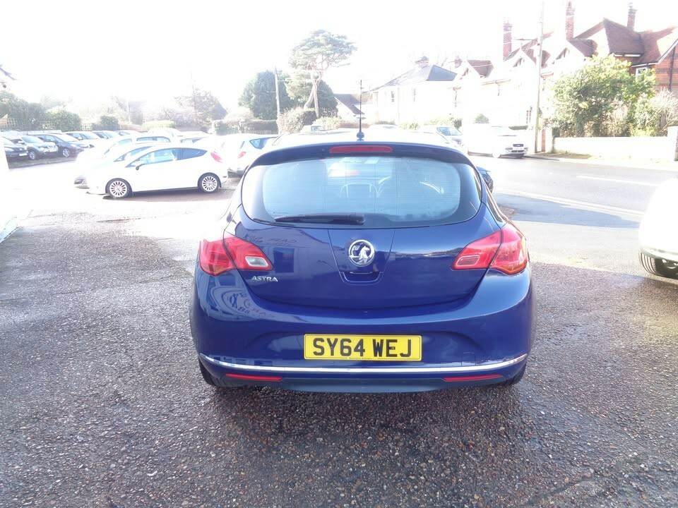 Vauxhall Astra Hatchback 1.4 16V Excite 2014 SY64WEJ Blue #2