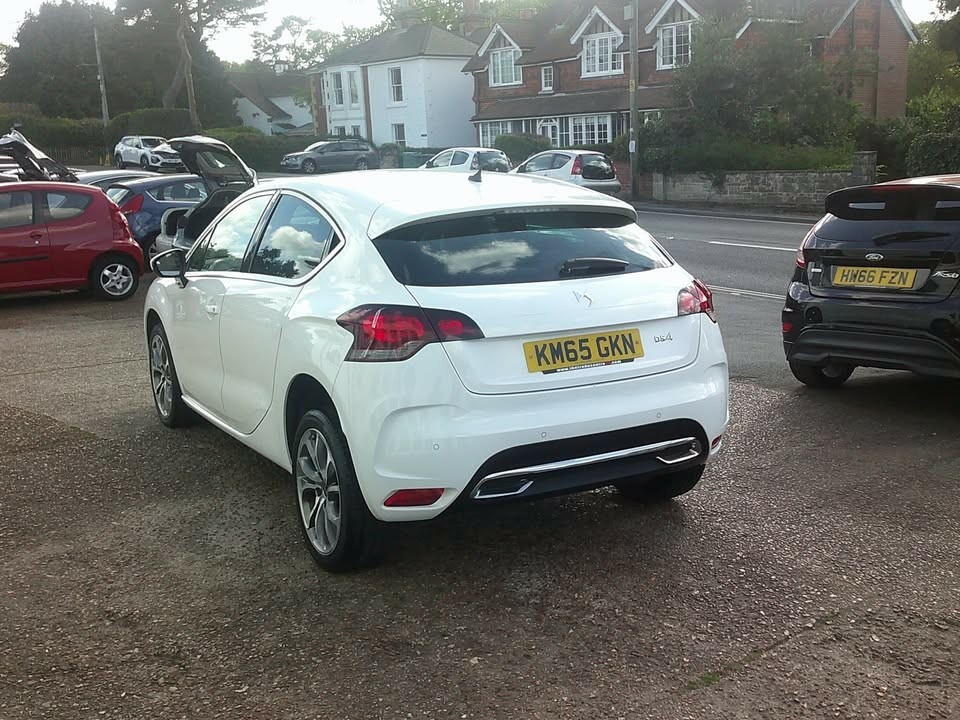 Citroen DS4 Hatchback 1.6 Bluehdi Dstyle Nav 2015 White #4