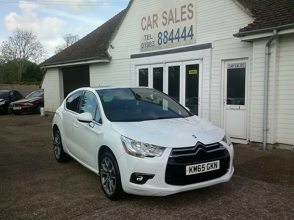 Citroen DS4 Hatchback 1.6 Bluehdi Dstyle Nav 2015 White