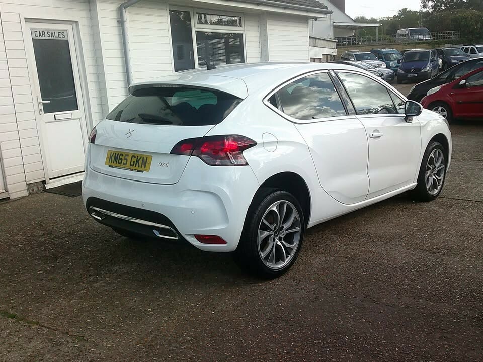 Citroen DS4 Hatchback 1.6 Bluehdi Dstyle Nav 2015 White #2