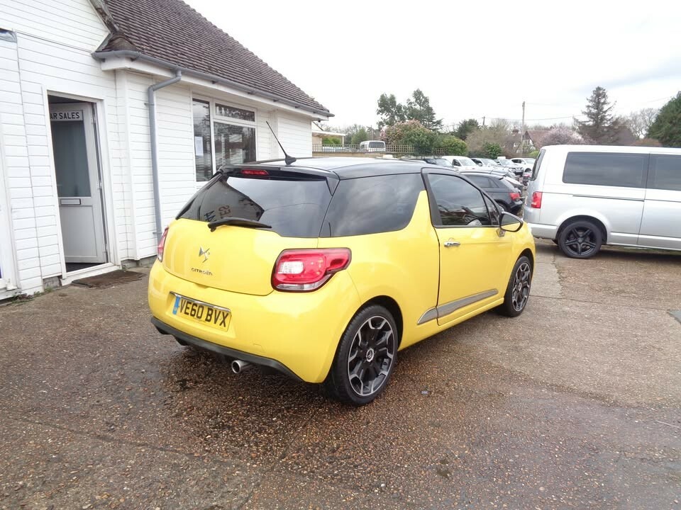 Citroen DS3 Hatchback 1.4 Vti 16V Dsign 2010 Yellow #2