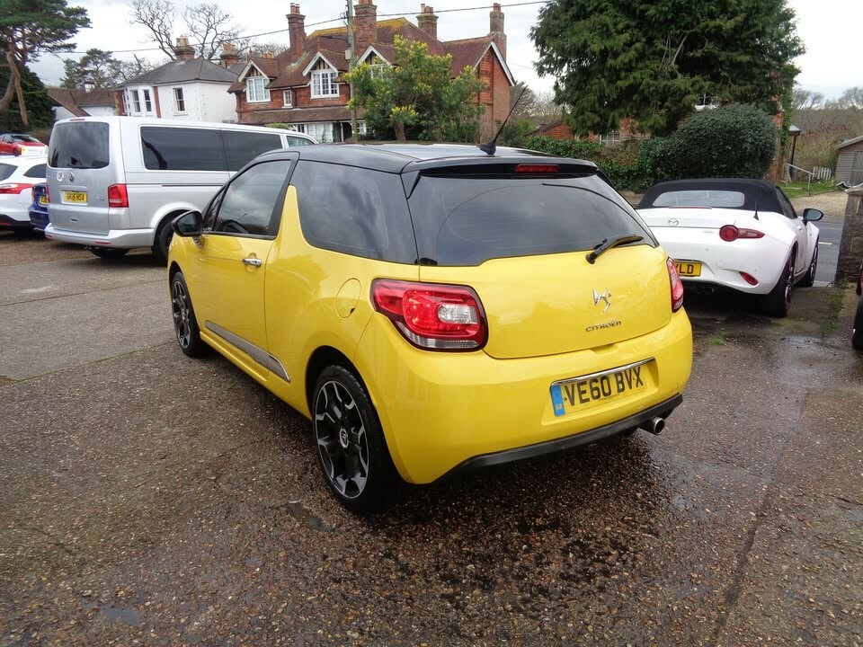 Citroen DS3 Hatchback 1.4 Vti 16V Dsign 2010 Yellow #4