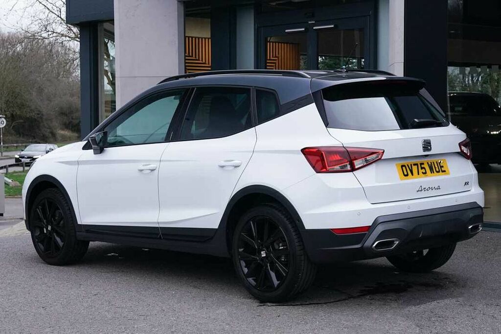 Seat Arona 1.0 Tsi 115 Fr Black Edition Dsg OV75WUE White #3