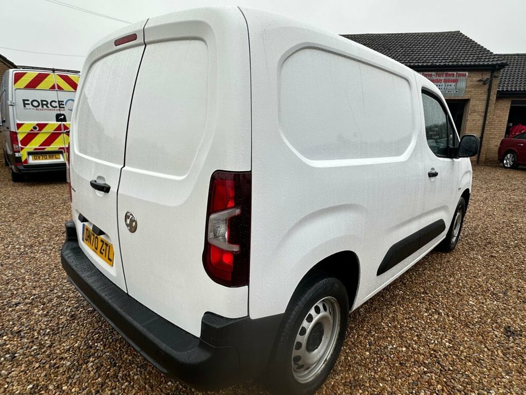 Vauxhall Combo 1.6L Edition DN70ZTL White #3