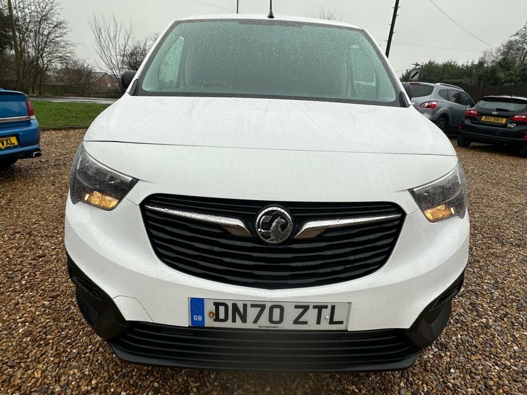 Vauxhall Combo 1.6L Edition DN70ZTL White #2