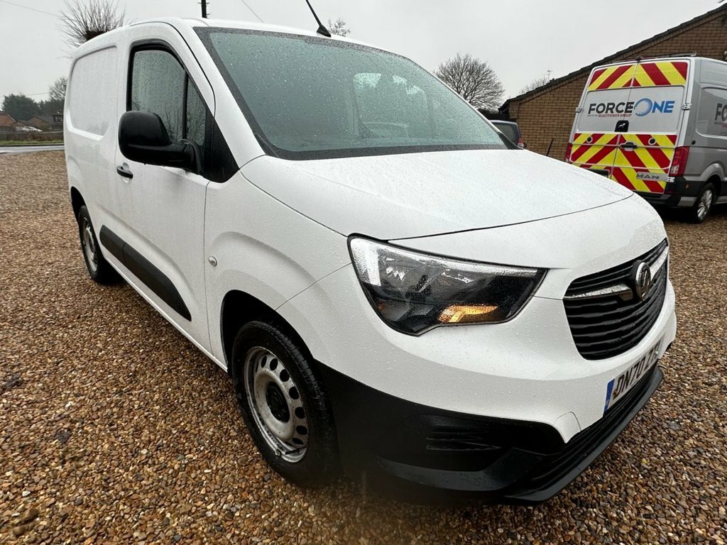 Vauxhall Combo 1.6L Edition DN70ZTL White #5