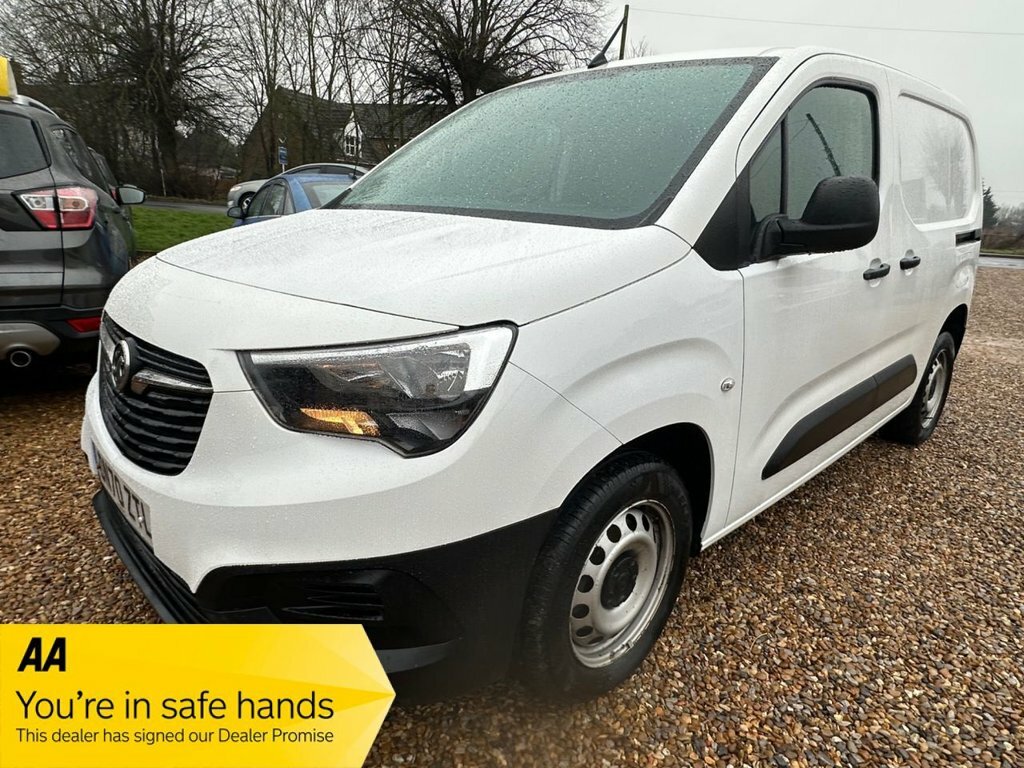 Vauxhall Combo 1.6L Edition White