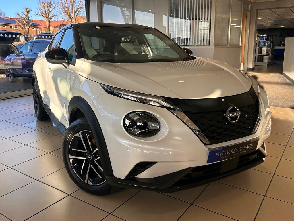 Nissan Juke Suv White
