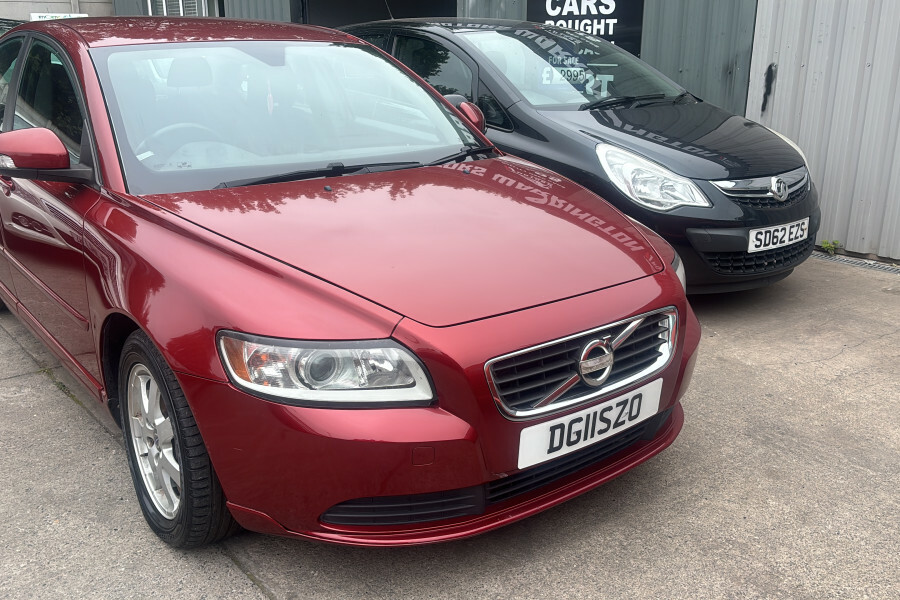 Volvo S40 Saloon Red #3