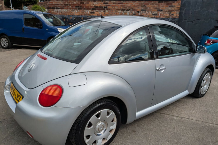 Volkswagen Beetle Hatchback MK53LHZ Silver #4
