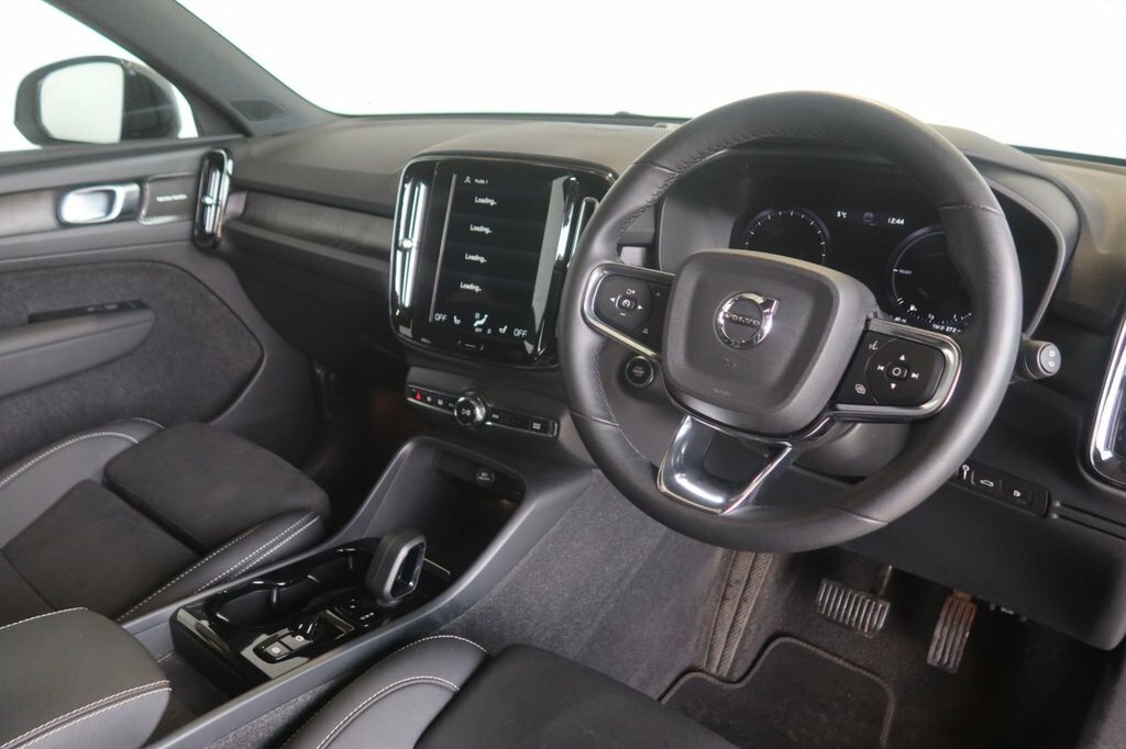 Volvo XC40 1.5L Ultimate Dark Black #4