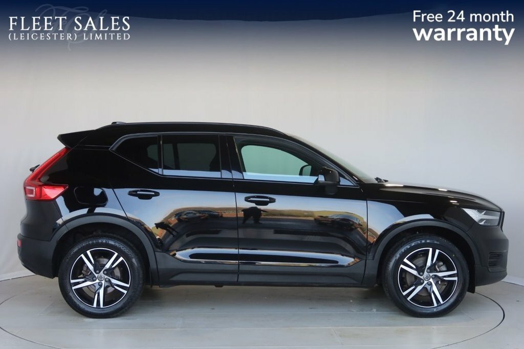 Volvo XC40 2L R-design DV71NWC Black #2