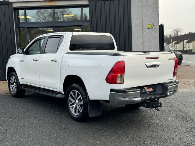 Toyota HILUX 2.4 D-4d Invincible Pickup Double Cab M BSZ2426 White #4