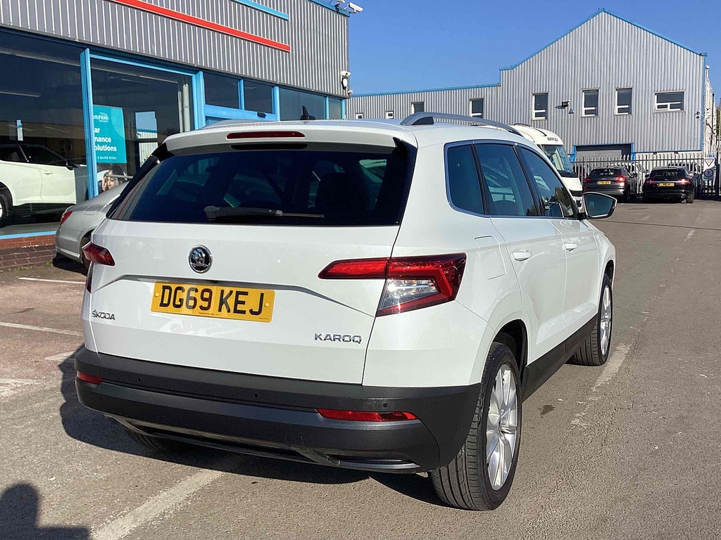 Skoda Karoq Tsi Se L DG69KEJ White #5