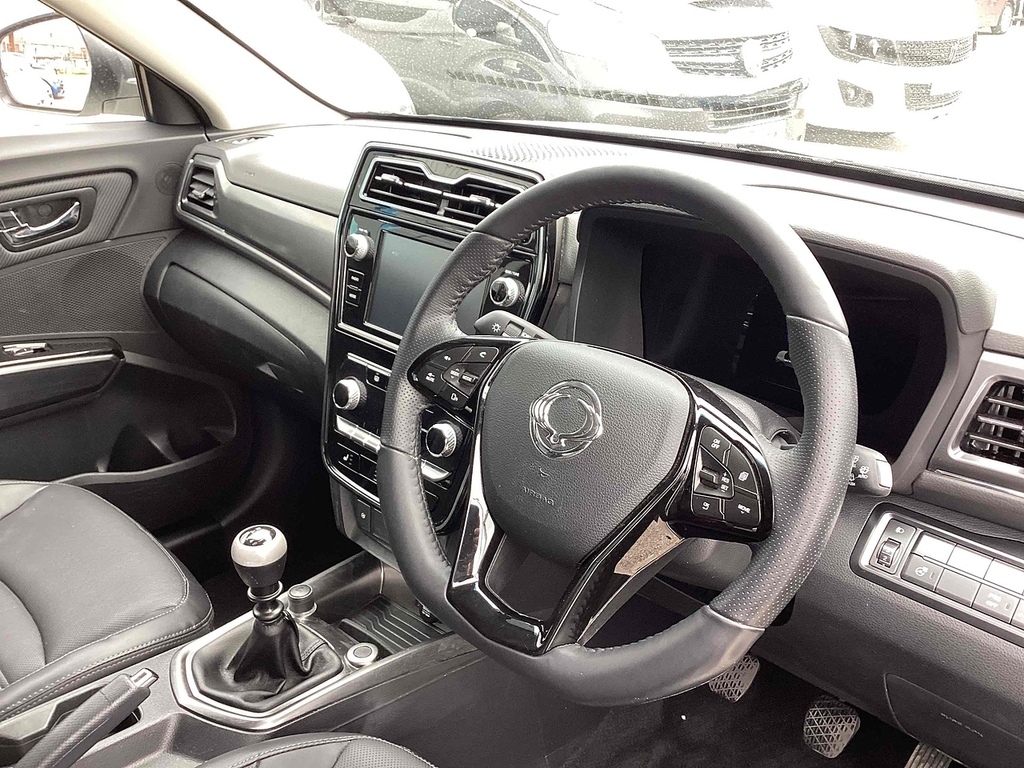 SsangYong Tivoli P Ultimate Nav PO22FJZ White #6