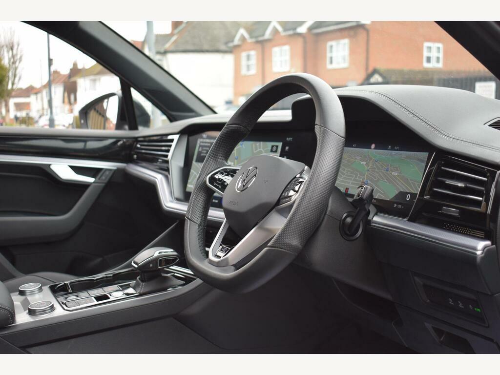 Volkswagen Touareg 3.0 Tsi V6 Black Edition Tiptronic 4Motion Euro 6 White #4