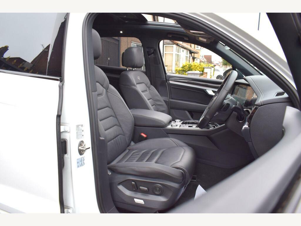 Volkswagen Touareg 3.0 Tsi V6 Black Edition Tiptronic 4Motion Euro 6 White #5