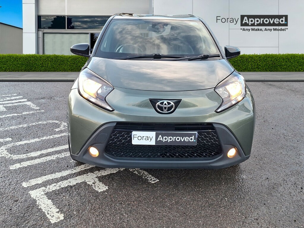 Toyota Aygo X 1.0 Vvt-i Edge BJ72RCY Green #2