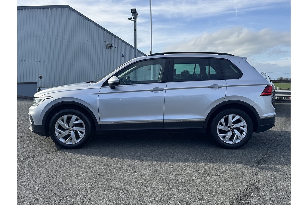 Volkswagen Tiguan Tsi Life Suv 1.5 150 Ps U14070 PJ21HKF Silver #4