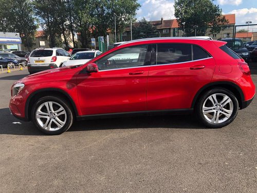 Mercedes-Benz GLA Class 2.1 Gla200 Cdi Sport 136 Bhp Red #3