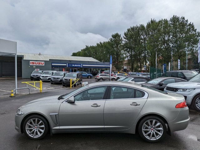 Jaguar XF 2.2 D Premium Luxury 200 Bhp Gold #4