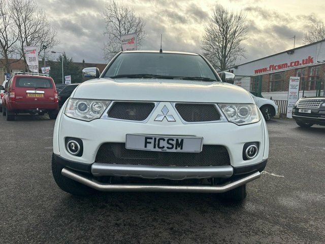 Mitsubishi L200 2.5 Di-d 4X4 Barbarian Lb Dcb 175 Bhp White #2