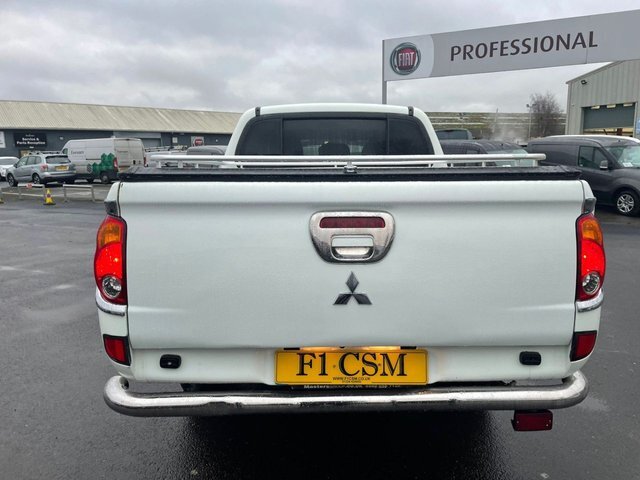 Mitsubishi L200 2.5 Di-d 4X4 Barbarian Lb Dcb 175 Bhp White #6